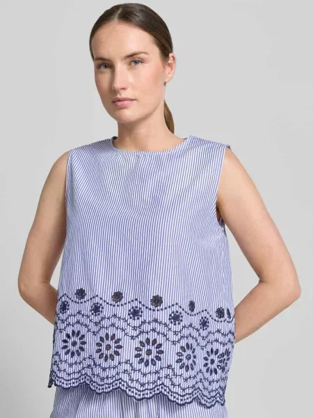 Bluzka o kroju relaxed fit z ażurowym kwiatowym wzorem model Inzi' B.young