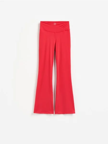 Reserved Pantaloni flare roșu
