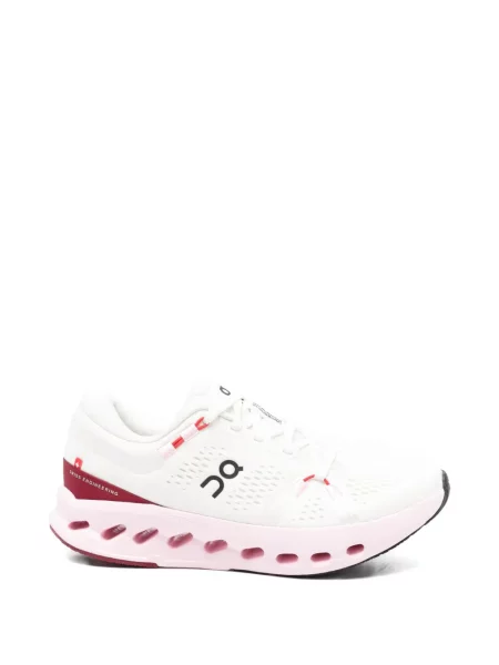 Sneakerși On alb