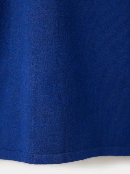 Dopasowany sweter z dekoltem typu łódka electric blue Kobieta XXS MANGO niebieski