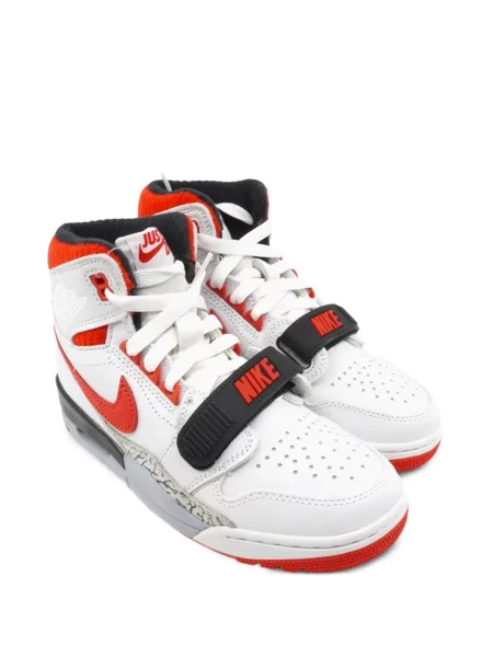 Sneakerși Jordan alb