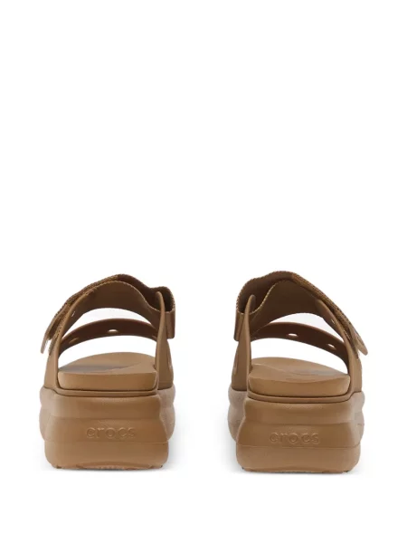 Sandale Crocs cu platformă cu bretele maro