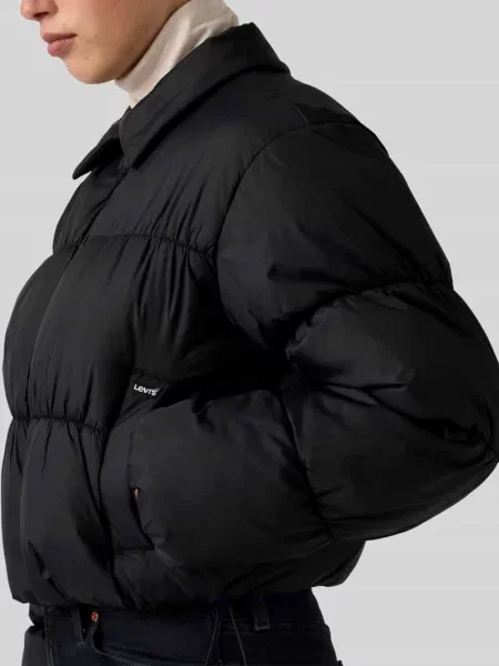 Kroj regular fit kurtka pikowana z wykładanym kołnierzem model PRESLEY' Levi's czarna