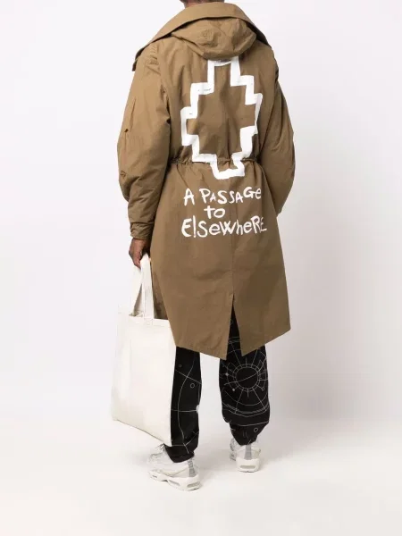 Parka Marcelo Burlon County Of Milan s kapucí s autogramem zelená