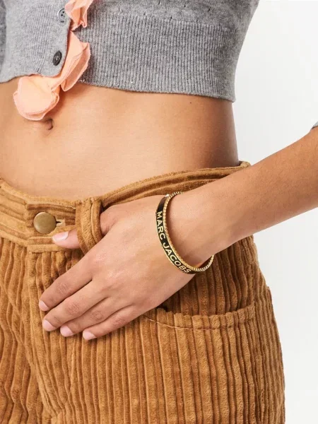 Pakabukas Marc Jacobs juoda