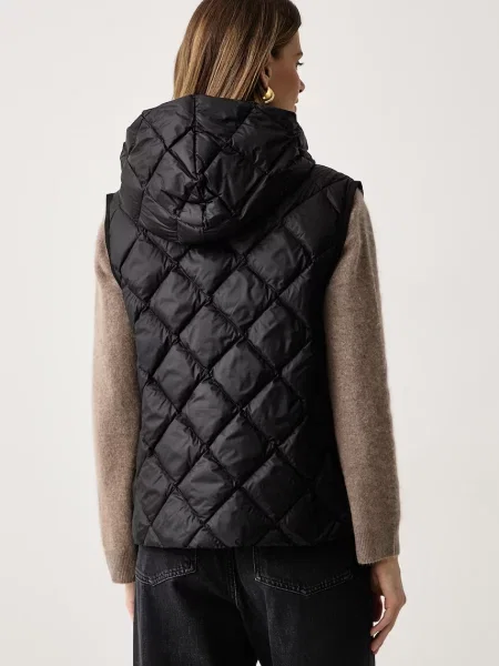 Пуховый жилет Weekend Max Mara