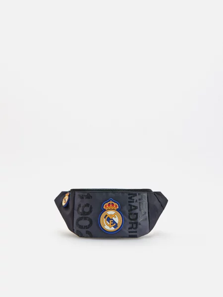 Reserved Real Madrid övtáska sötétszürke