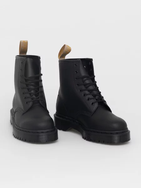 Botki Dr. Martens skórzane na płaskim obcasie czarne