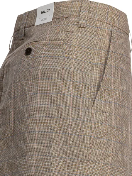 Pantaloni Nn07 în carouri maro