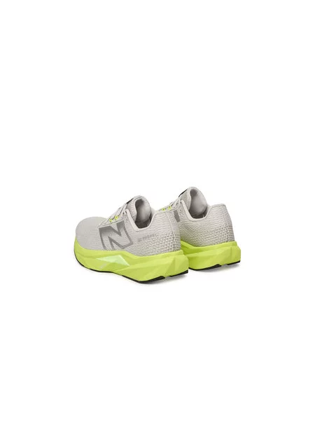 Bežecké topánky New Balance sivá