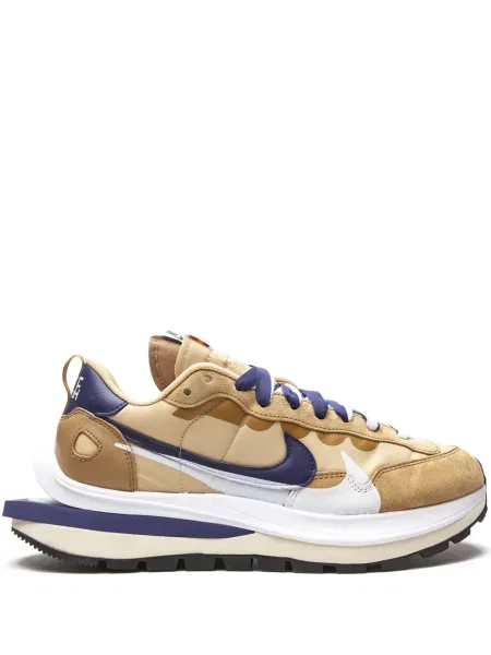 Маратонки Nike кафяво
