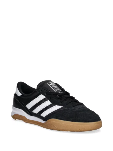 Sneakerși Adidas Gazelle din piele de căprioară cu decolteu rotund alb