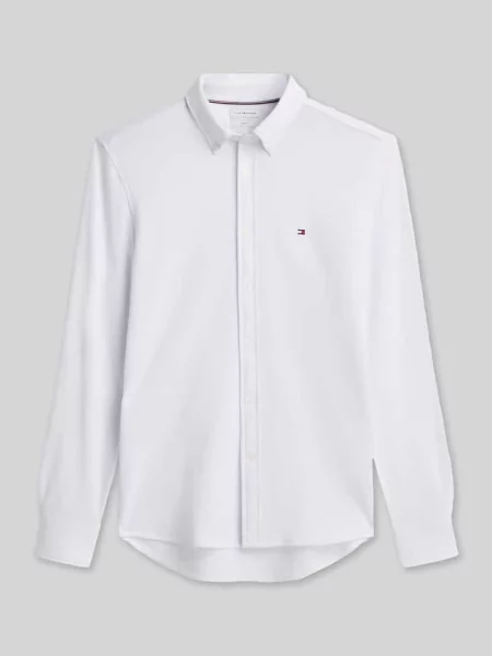 Koszula casualowa o kroju slim fit z wyhaftowanym logo Tommy Hilfiger biała