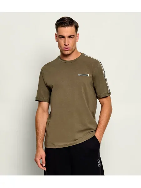 Tricou