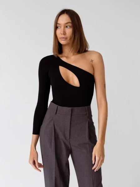 Однотонна блуза Saint Body чорна