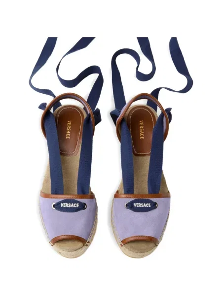 Sandale Versace din piele de căprioară cu pană violet