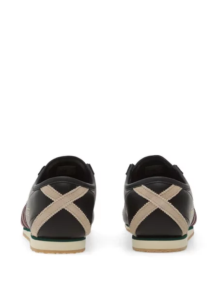 Dlouhé běžecké boty Adidas Terrex s krátkými rukávy s výstřihem do v černé