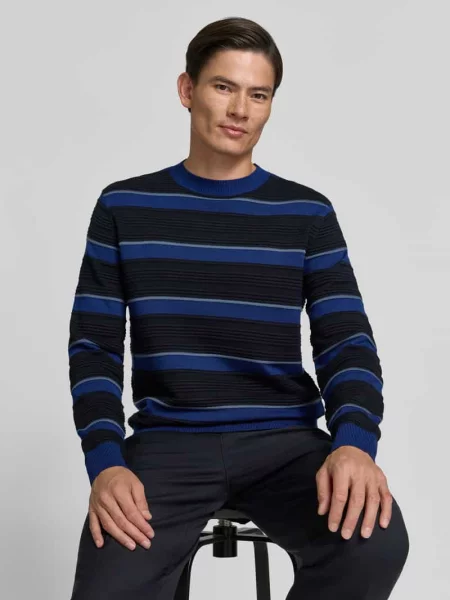 Sweter z dzianiny z fakturowanym wzorem Armani Exchange niebieski