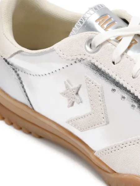 Sneakerși Converse alergare cu platformă argintiu