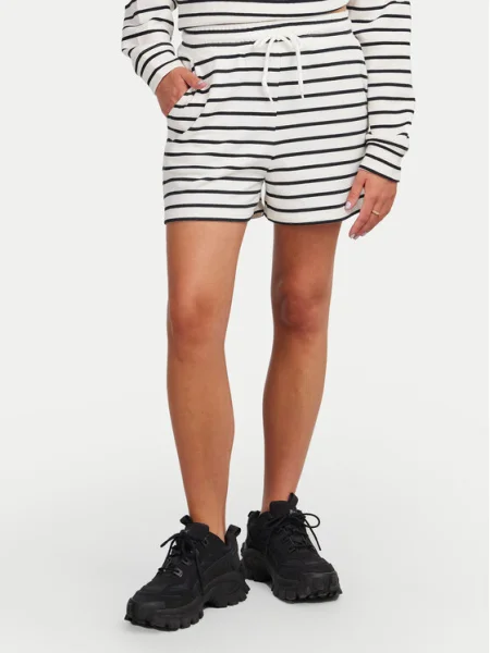 Pieces Pantaloni scurți sport Chilli alb