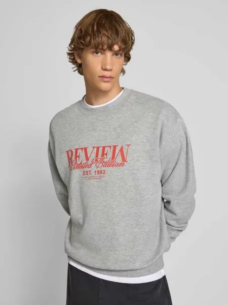 Bluza z okrągłym dekoltem i nadrukiem z logo Review