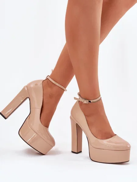 Lakirane salonarji Boto z visoko peto bež