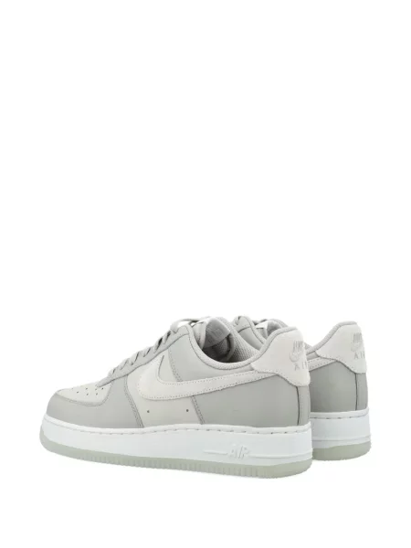 Pantofle Nike bílé