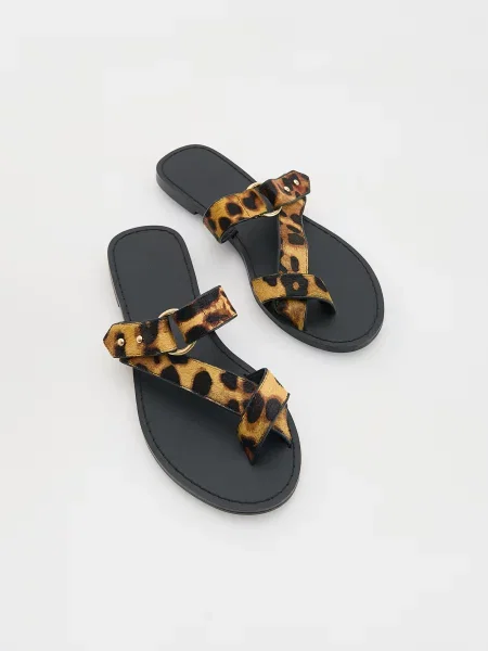 Шлепанцы Reserved с принтом с животным принтом
