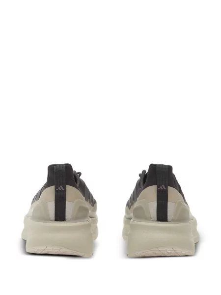 Dlouhé běžecké boty Adidas Terrex s krátkými rukávy s výstřihem do v černé