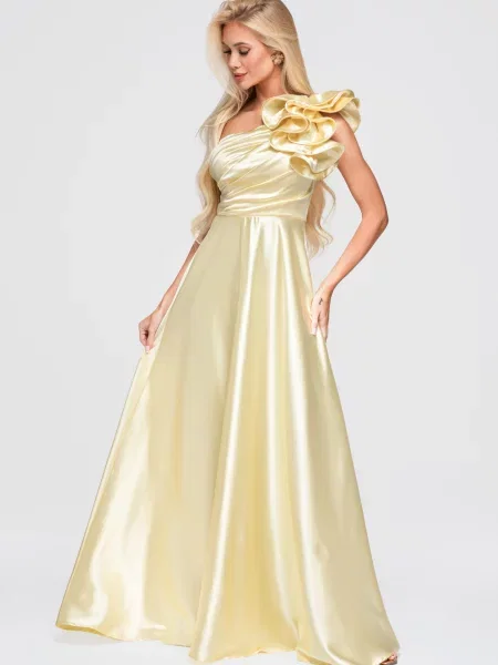 Rochie maxi Edoti asimetrică cu decolteu asimetric
