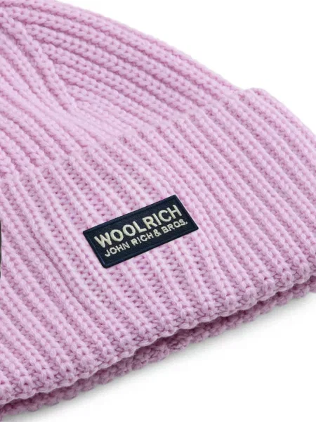 Căciulă Woolrich cu autograf roz