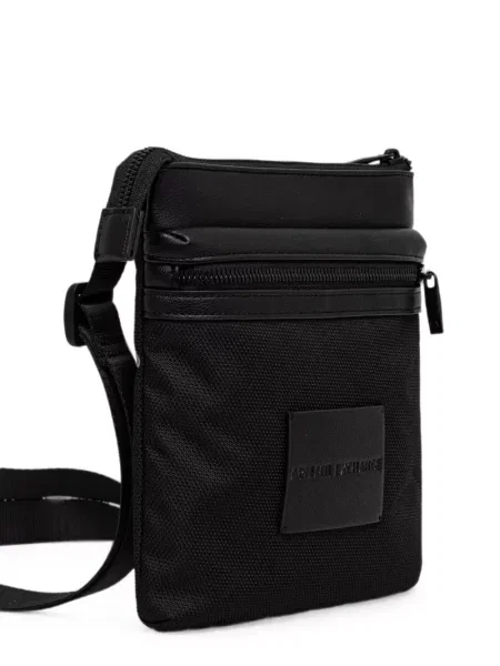 Crossbody taška Armani Exchange s autogramem černá