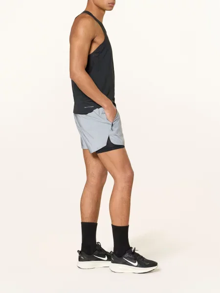 Nike Běžecké Šortky Reflect stříbrná