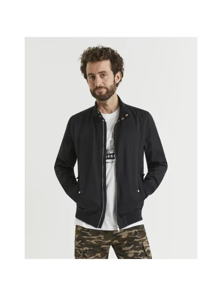 Яке Celio черно