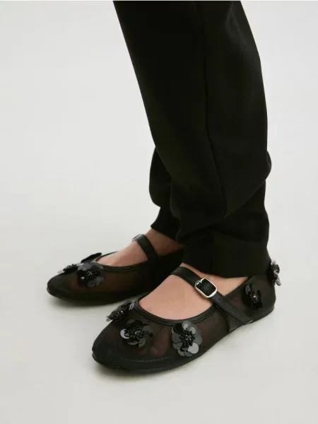 Балетки Reserved в цветочек черные