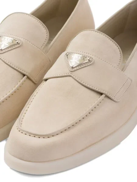 Pantofi loafer Prada din piele de căprioară