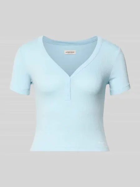 T-shirt o kroju krótkim z dekoltem w serek i listwą guzikową Guess Jeans niebieska