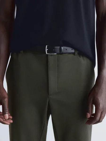 Spodnie slim fit z termoregulującej mieszanki wełny khaki Mężczyzna 44 MANGO MAN