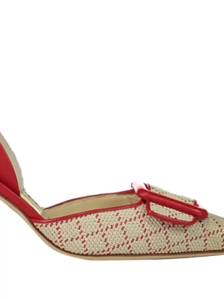 Csatos körömcipő Manolo Blahnik