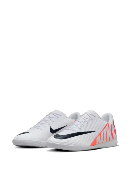 Sneakersy Nike Structure na platformie do biegania zielone