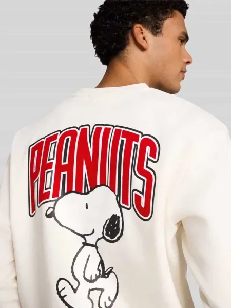 Bluza o kroju relaxed fit z haftem peanuts z przodu Tom Tailor Denim biała