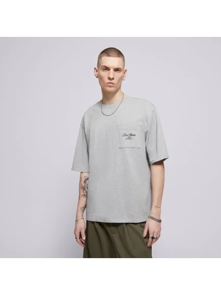 Тениска Levi's HALF SLEEVE GR PCKT T с изчистен дизайн сиво