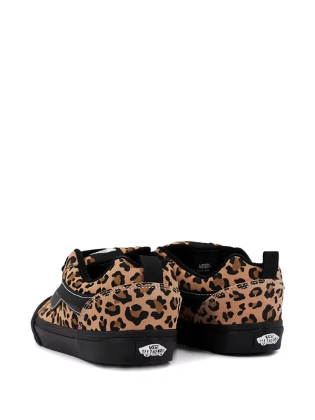 Маратонки Vans кафяво