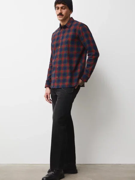 Košile Medicine tmavomodrá relaxed s klasickým límcem