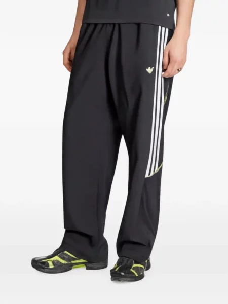 Sală de gimnastică hanorac Adidas cu autograf maro