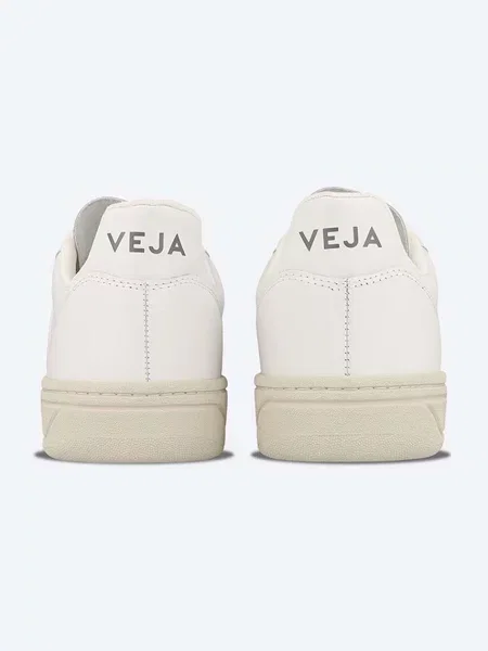 Шкіряні кросівки Veja Leather Extra