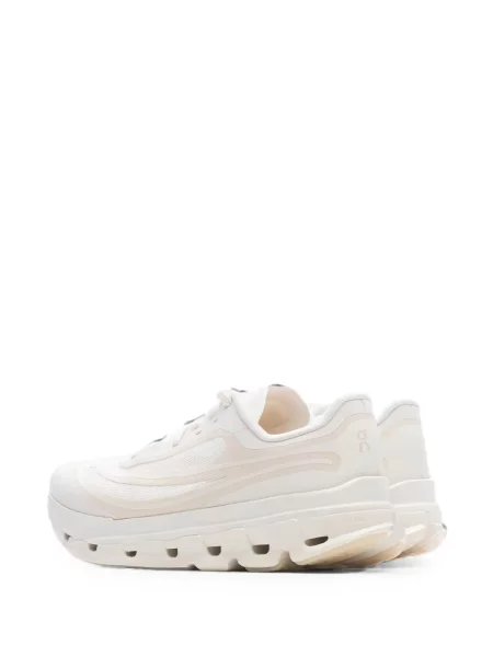Sneakerși On
