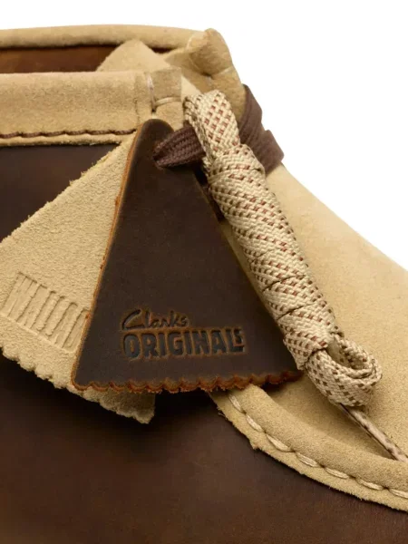 Велурени пустинни ботуши Clarks Originals с връзки кафяво