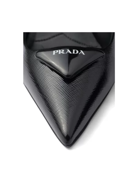 Czółenka Prada z logo czarna
