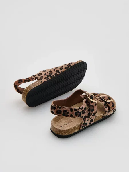 Леопардовые босоножки Reserved на высоком каблуке с принтом бежевые